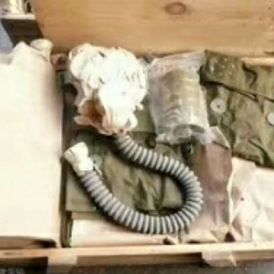 فائض عسكري حقيقي أصلي للجيش الصيني نوع الميداني 64 قناع 1965 مع حقيبة