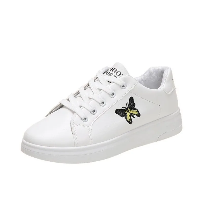 2025 Hot Seller Spring Women Casual Shoes Soft Bottom Anti-slip Board Shoes Lightweight Small White  Designer Sneakers for Women