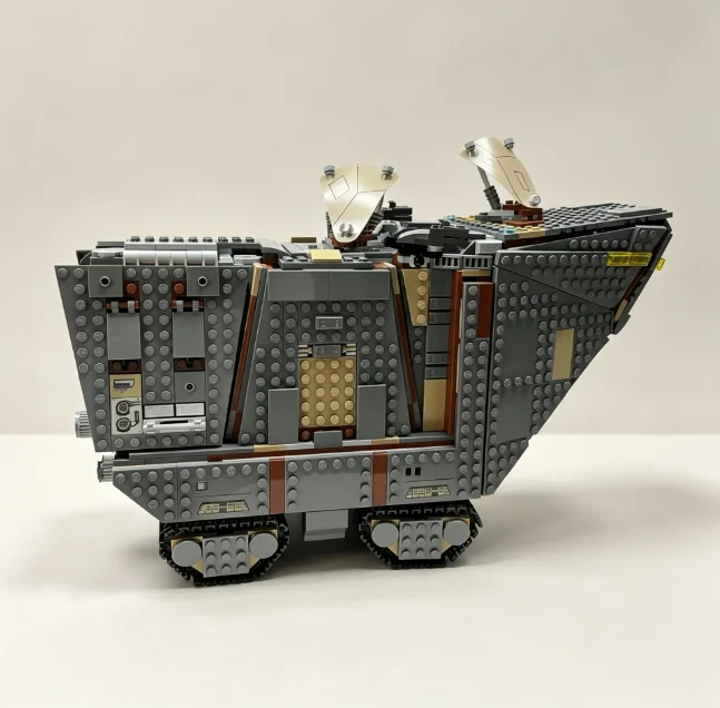 2026 New 1683pcs Star Interstellar Desert Tracked Armored Transport Vehicle, Desert Beast Building Block Model