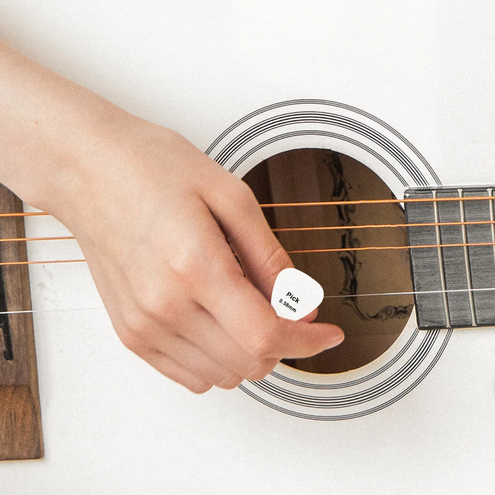 

50pcs Small Electric Picks Storage Box Bass Guitar Accessories Kit Thick Picks Variety Pack For Acoustic Electric Guitar Ukulele