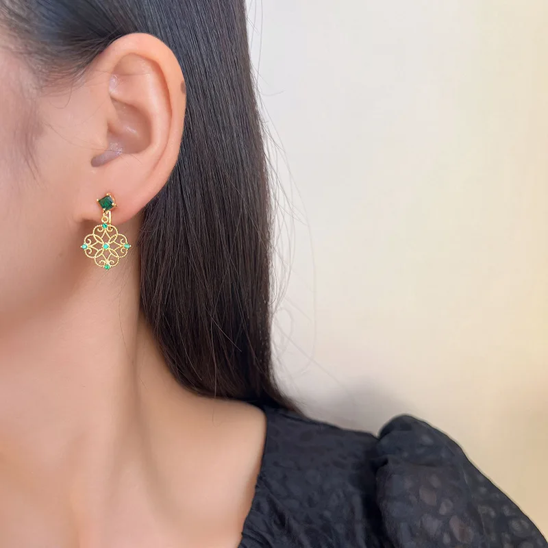 New Chinese Style Green Zircon Earrings Retro Geometric Mosquito Coil Ear Clip No Ear Hole Accessory Gift