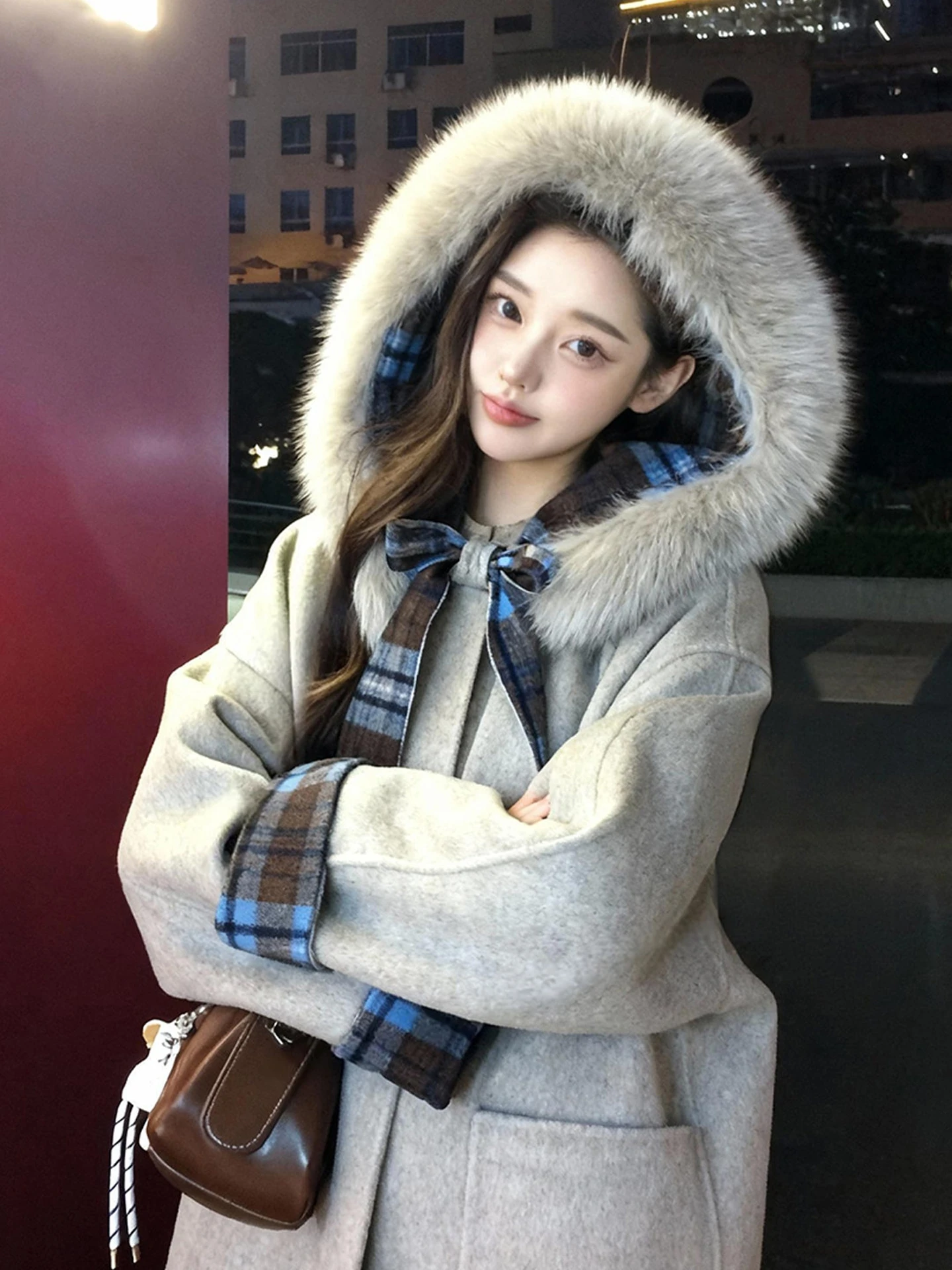 

Женское зимнее шерстяное пальто с капюшоном и большим меховым воротником, больших размеров, в клетку, повседневное, свободного кроя, на одной пуговице