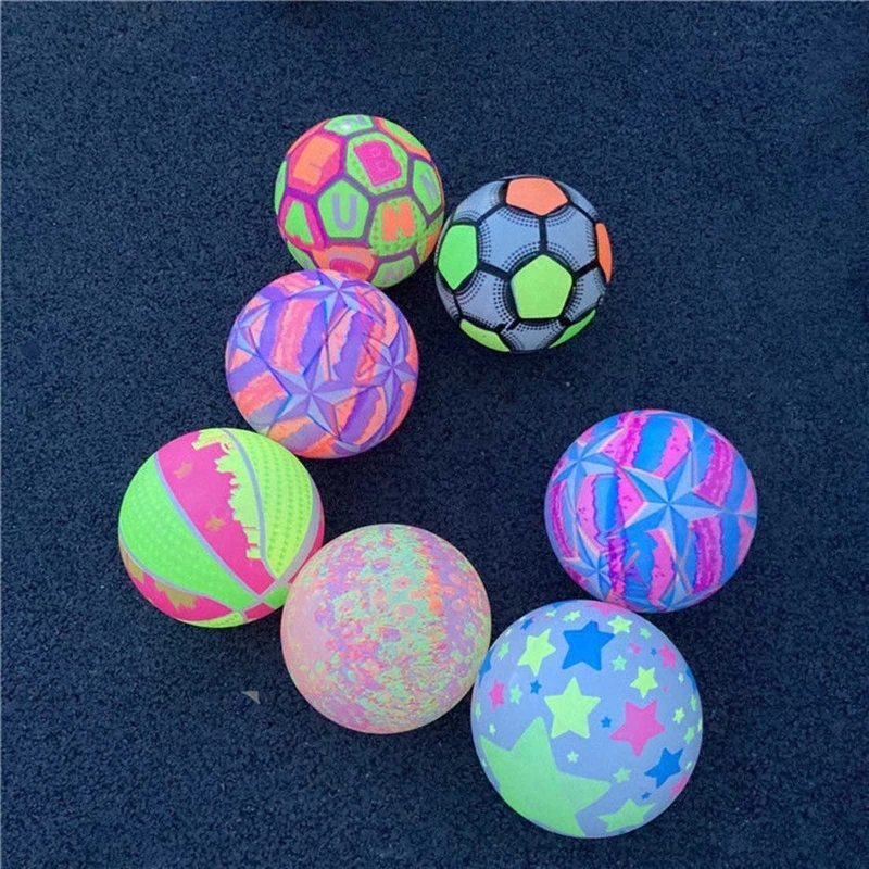 Bola de borracha inflável brilhante para meninos e meninas, produto macio e divertido, com luz led, ideal para esportes ao ar livre e atividades night