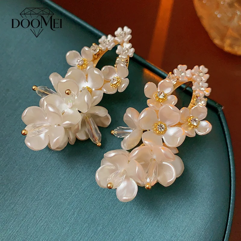 DOO MEI Elegant Hollow Floral Cluster Dangle Earrings for Women Drop Earrings Bridal Wedding Evening Party Statement Jewelry