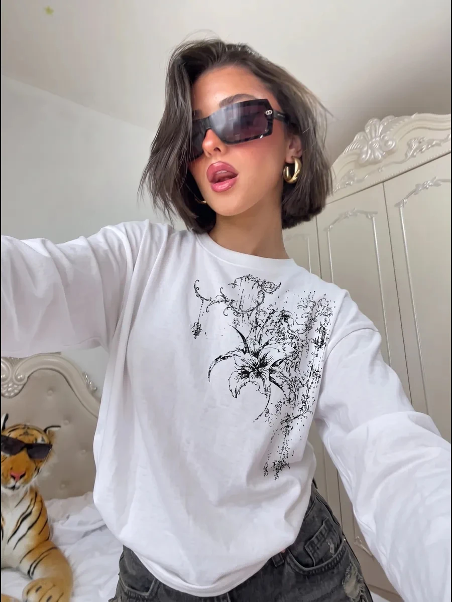 New women's high-quality long sleeved top with fashionable printed loose fit, a must-have for all seasons.