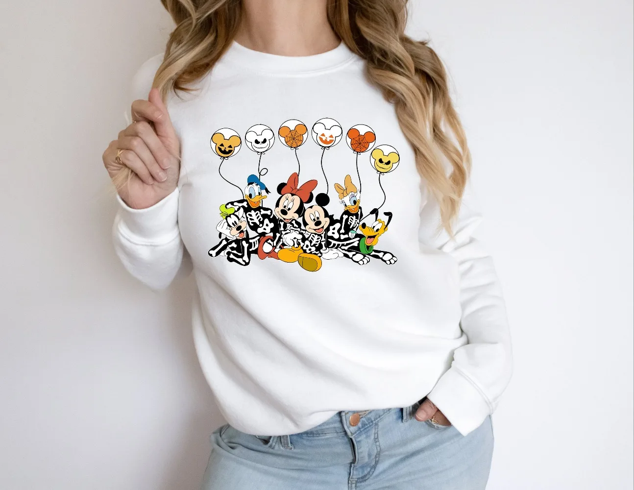 เสื้อสเวตเชิ้ตดิสนีย์ฮาโลวีน เสื้อสเวตเชิ้ตฮาโลวีนลายมิกกี้และผองเพื่อนจากดิสนีย์ เสื้อสเวตเชิ้ตลายลูกโป่งฮาโลวีน