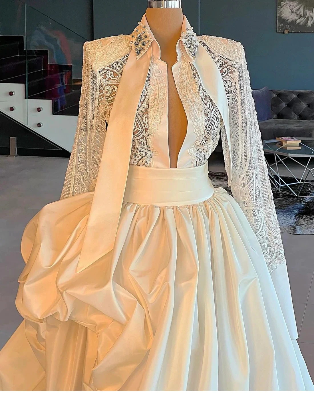 Haute Couture Prom Dresses A-line Deep V-neck Long Sleeves Lace Saudi Arabia Dubai Robe De Soiree Evening Dress Gown