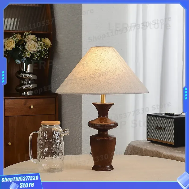 American Retro Black Walnut Desk Lamp French Medieval Style High End Atmosphere Lighting for Bedroom Study Living Room Decor