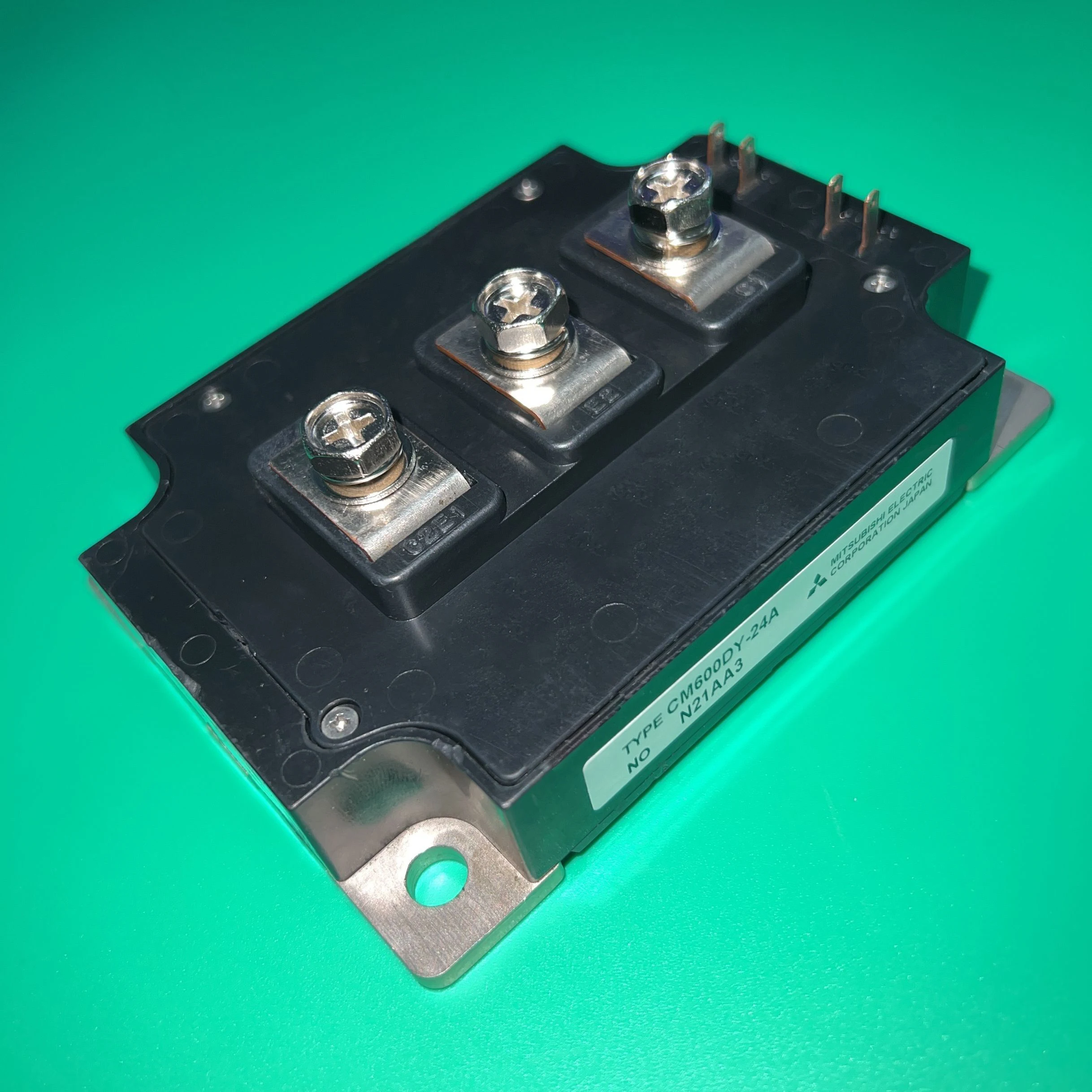 

CM600DY-24A MODULE CM 600DY-24A IGBT MOD DUAL 1200V 600A A SER CM600DY24A CM600 DY-24A CM600D Y-24A CM600DY-24NF