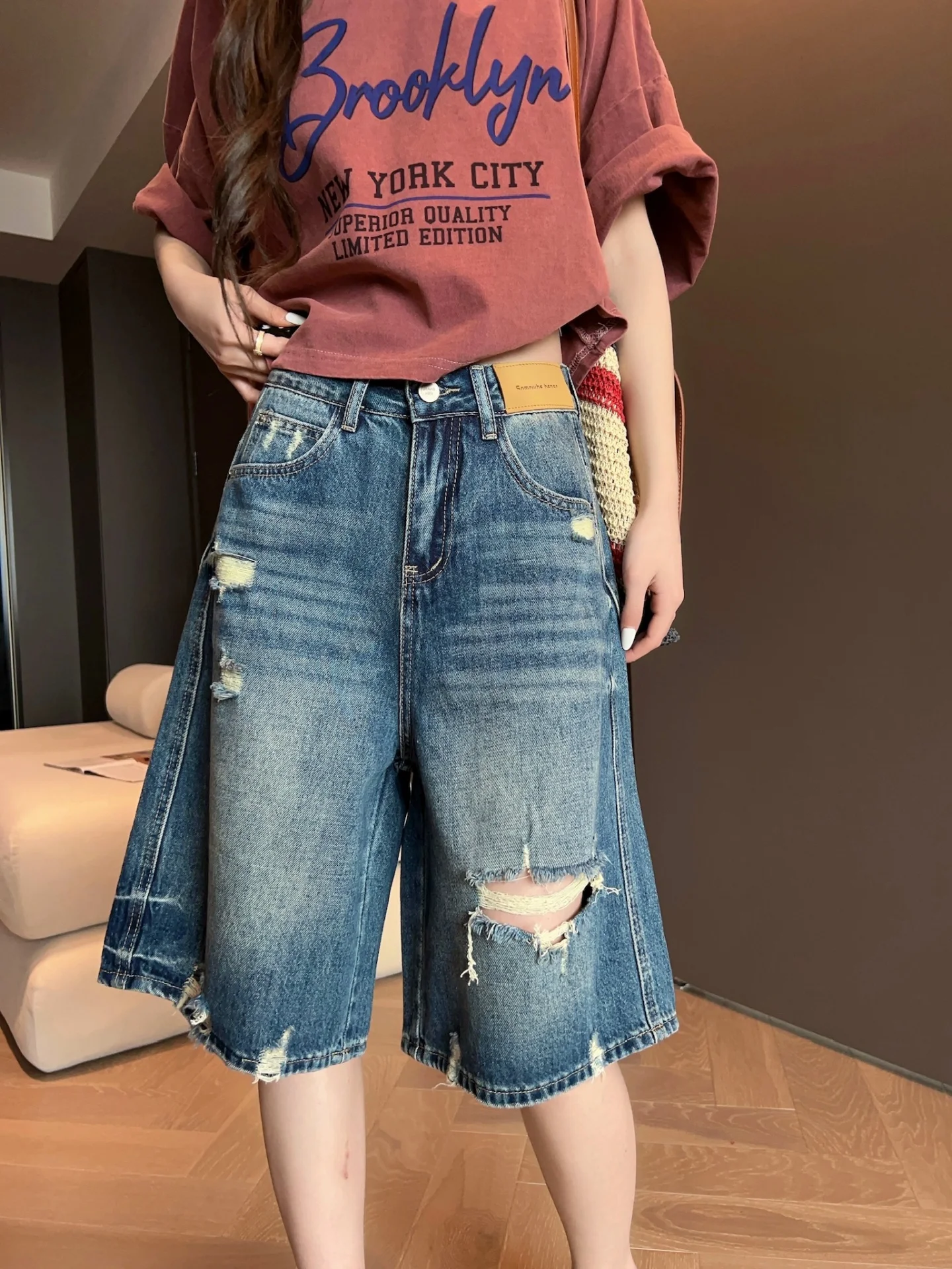 

Fashionable Ripped Denim Jeans Women's Five-Quarter Pants Spring Summer Loose Casual Wide Leg Trendy Natural Waist Button Clo...