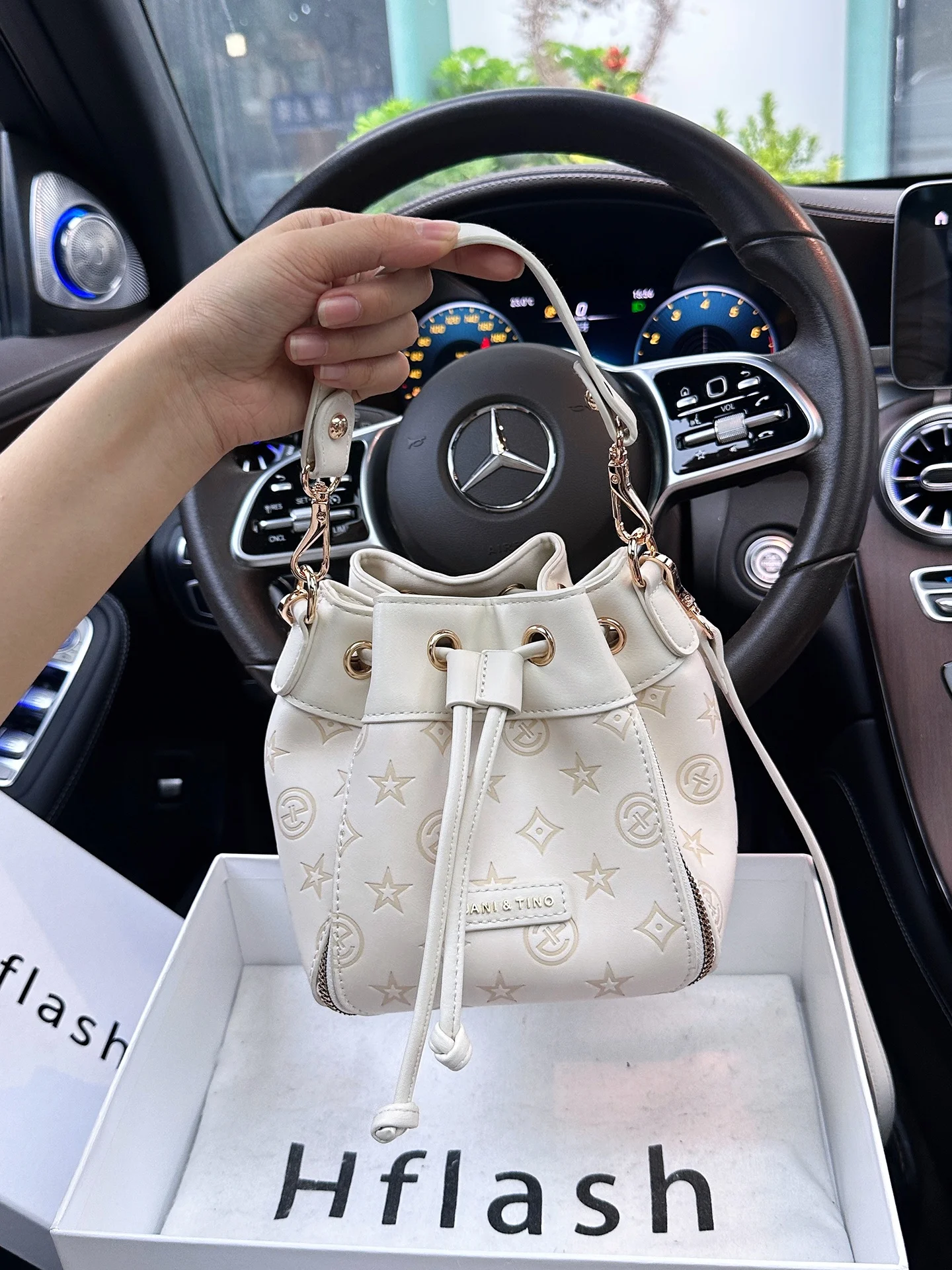 borsa-a-secchiello-da-donna-hflash-texture-a-rilievo-grande-capacita-borsa-a-tracolla-singola-per-il-pendolarismo-trendy-nuovo-modello-2026