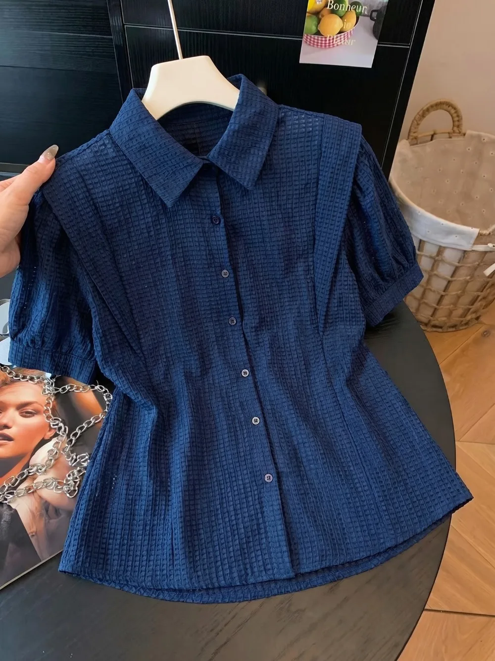 FrenchRetro Blaues kariertes, strukturiertes Kurzarmhemd mit Puffärmeln für Damen, Sommer, neu, locker, schlankmachend, lässig, vielseitig, für den Alltag geeignet