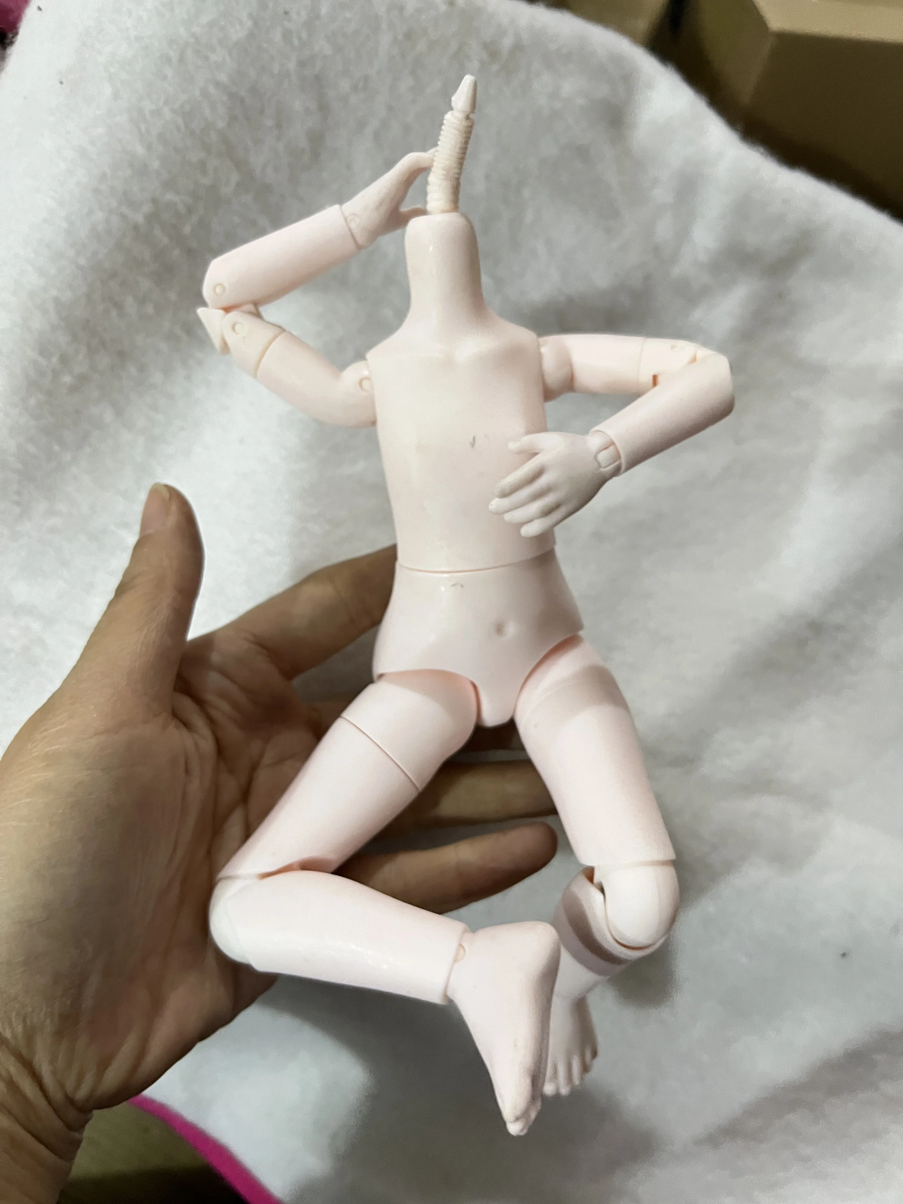 1 Stück 23 cm Universalversion Körper für 30 cm Mädchenpuppe 1/6 BJD Gelenke Körperzubehör für Mädchen Dress Up Spielzeug