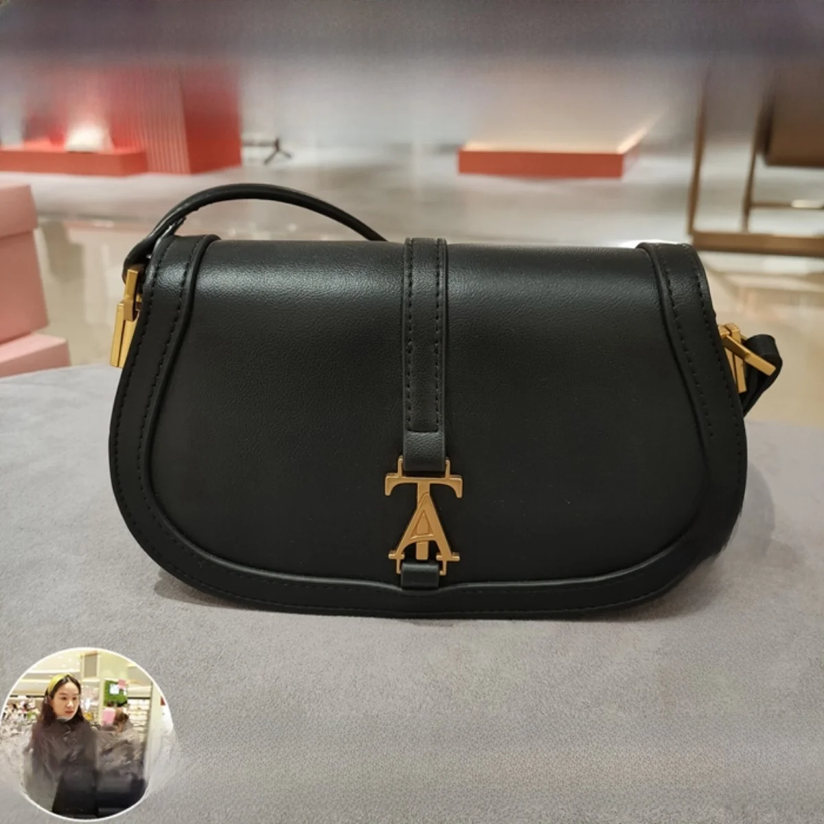 

Tata 2024 Winter New Retro Single oulder Slant Cross Saddle Bag Women's Bag X338 Faionable Commuter Handbag for Youth