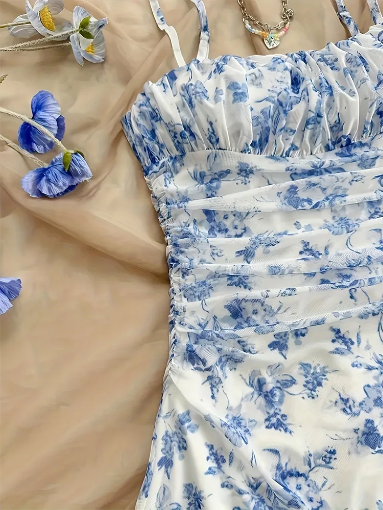 Vestido francés con tirantes, vestido camisola Floral, minivestido Sexy ajustado, cintura elegante, conjunto de protección solar para vacaciones en la playa de verano