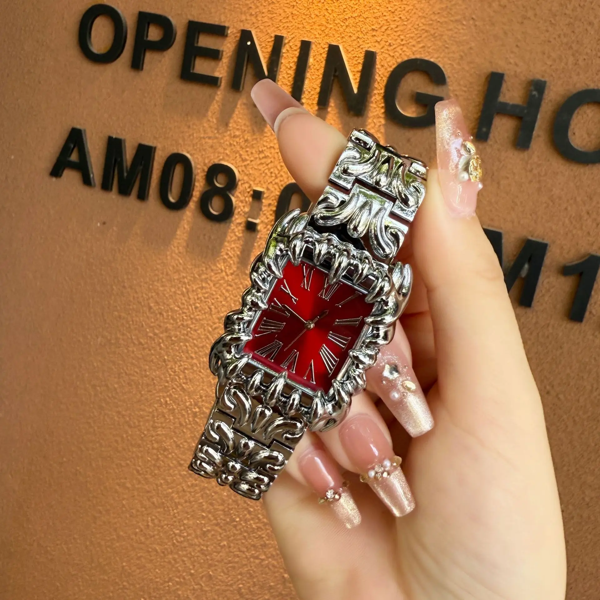 Square Y2k Red Demon Claw Design Quartz Watches Men Alabaster IndustriesDevil Claw Top Unique Creative Watch Male Clocks Relogio