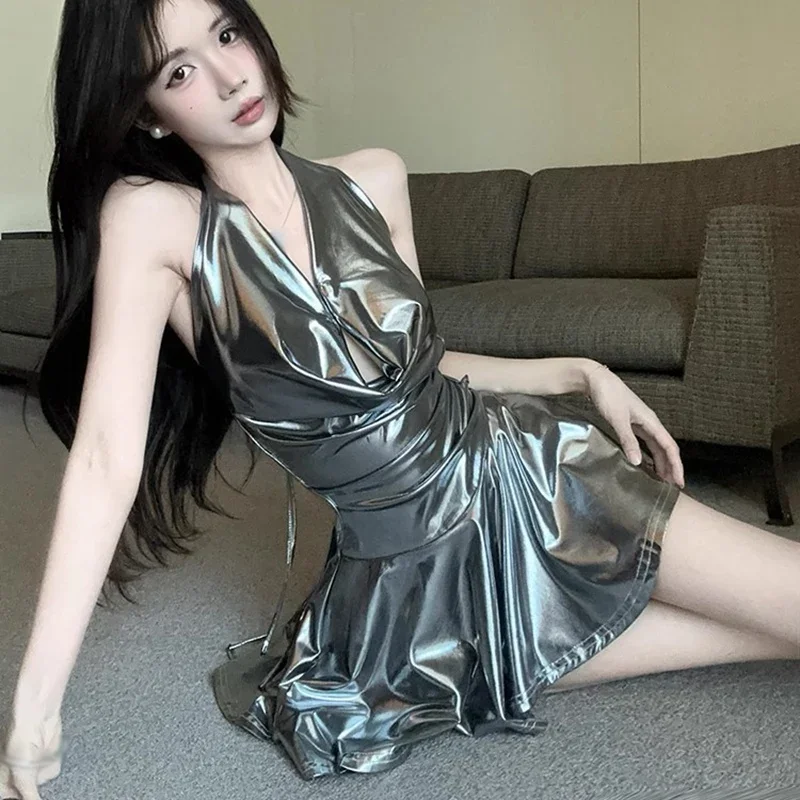 Seksowna damska metaliczna sukienka typu halter z dekoltem w szpic, bez pleców, obcisła damska letnia sukienka mini typu bodycon