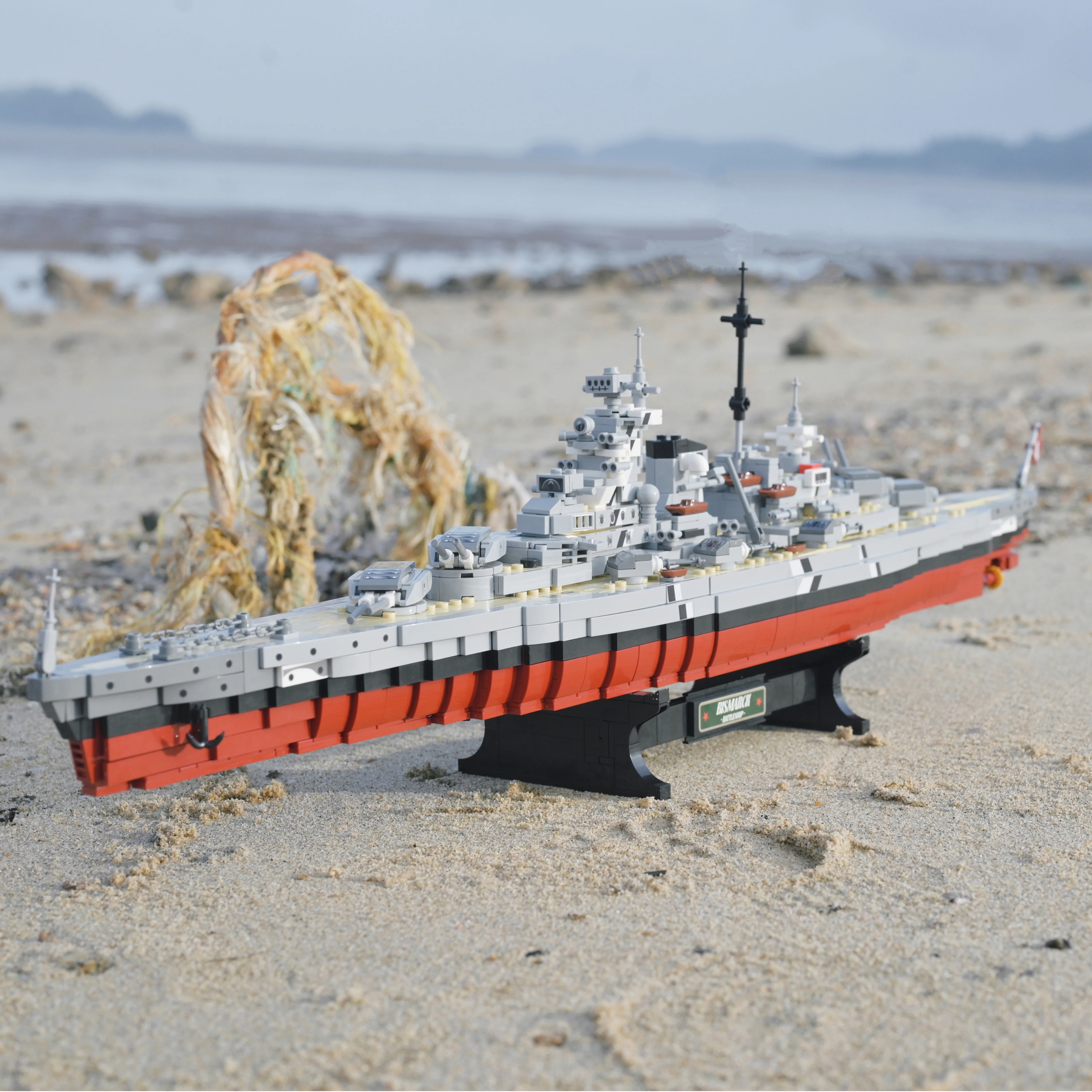 

2081PCS Bismarck Class Battleship Building Blocks MOC Military Legend of World War II Warship Model Brick Toys Gift for Adults