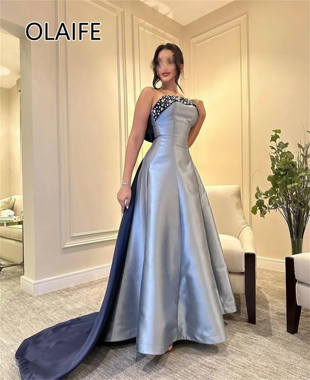 Customzied Dazzling Boat Collar Satin Evening Dress with Crystal A-line Bow Prom Cocktail Dress Backelss Trian Bridal Gown