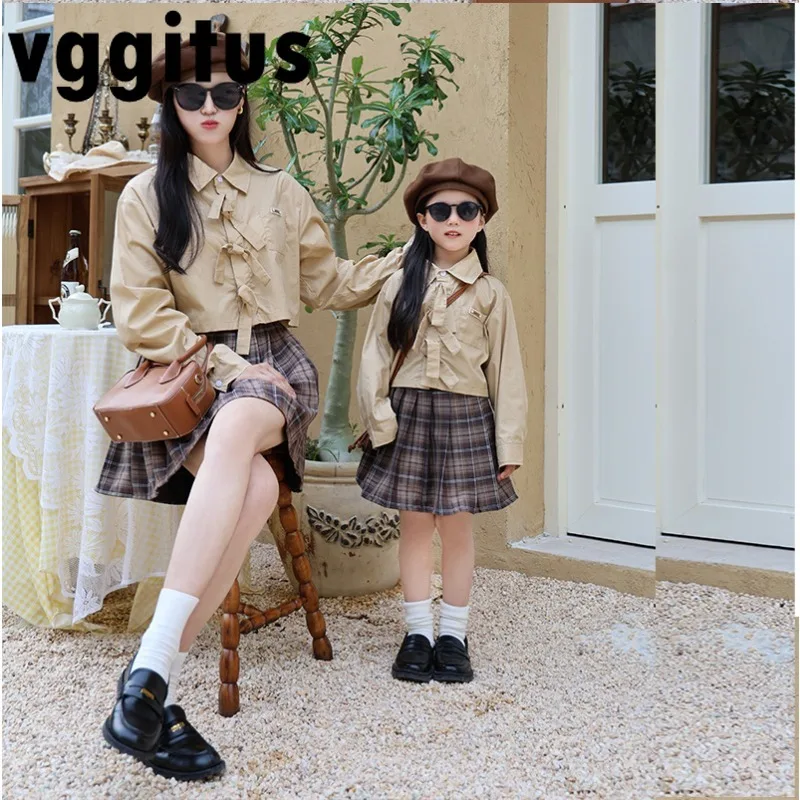 

Одинаковые комплекты для всей семьи, корейский стиль, весна-осень, цвета хаки, милые рубашки с длинными рукавами, клетчатая плиссированная юбка для мамы и дочки B2421