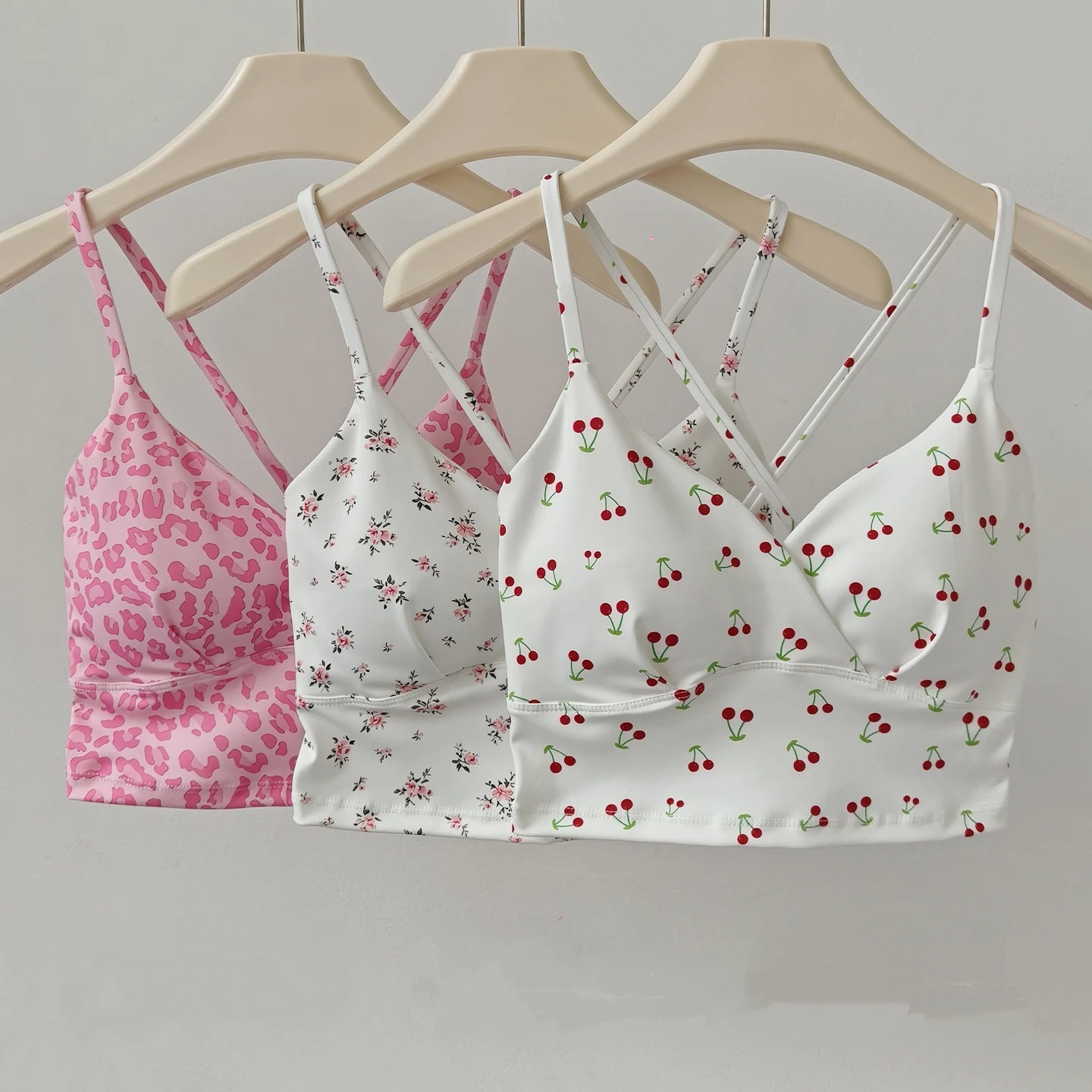 Damen V-Ausschnitt Einteiliger Yoga-BH mit festen Cups, stoßfest, Push-Up, sexy bedruckter Fitness-Pilates-Sport-BH – Detail 2