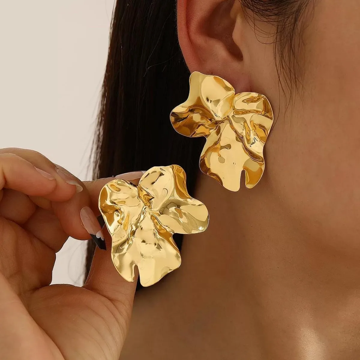 Large Gold Abstract Flower Statement Stud Earrings for Women, Irregular Wavy Petal Design Hammered Textured Floral Jewelry, Trendy Metallic Ear Accessories Suitable for Daily Casual Outings, Dinner Dates, Cocktail Parties and Holiday Events