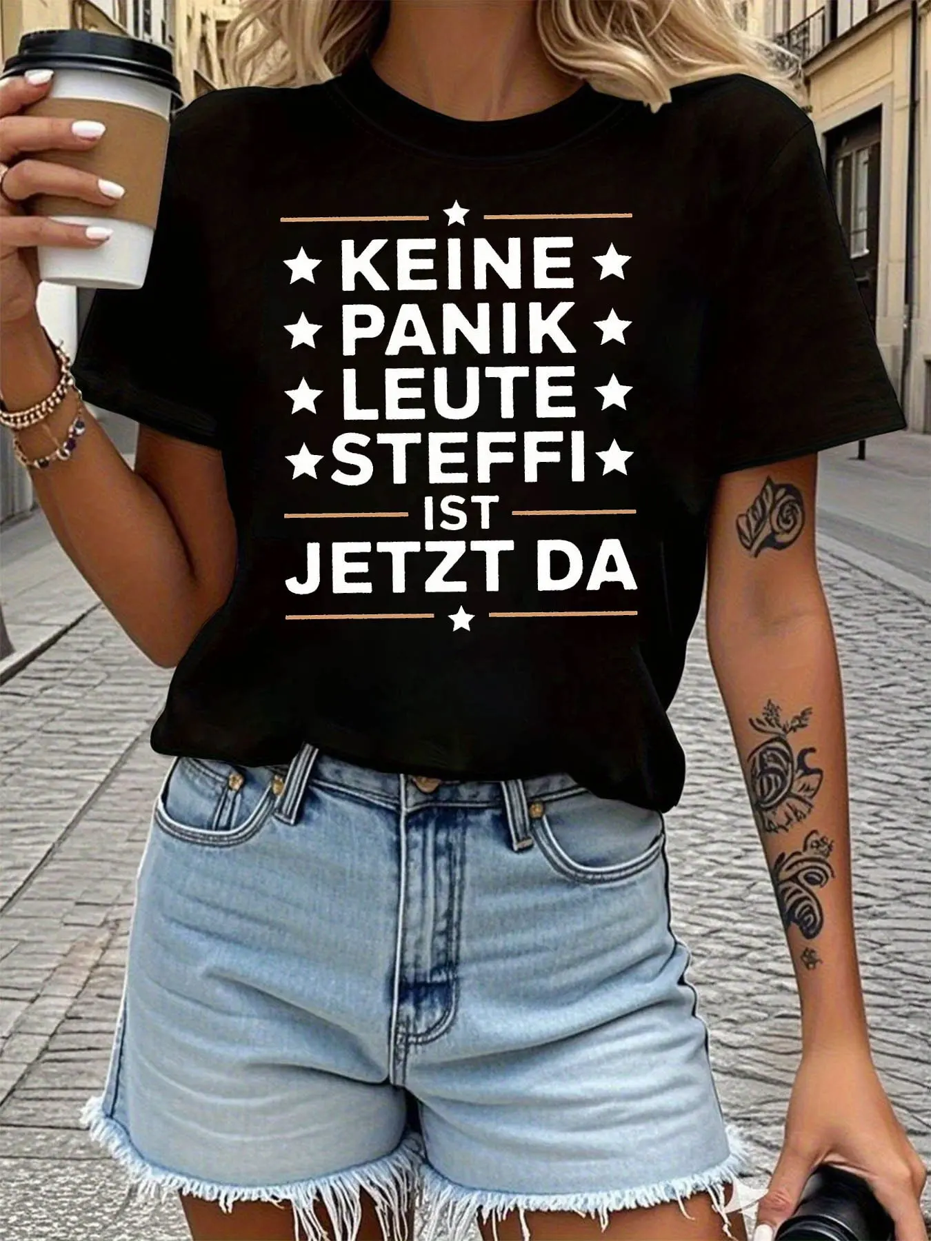 

Women's Short Sleeve T shirt KEINE PANIK LEUTE STEFFI IST JETZT DA German Letter Print Crew Neck Casual Top For Summer & Spring