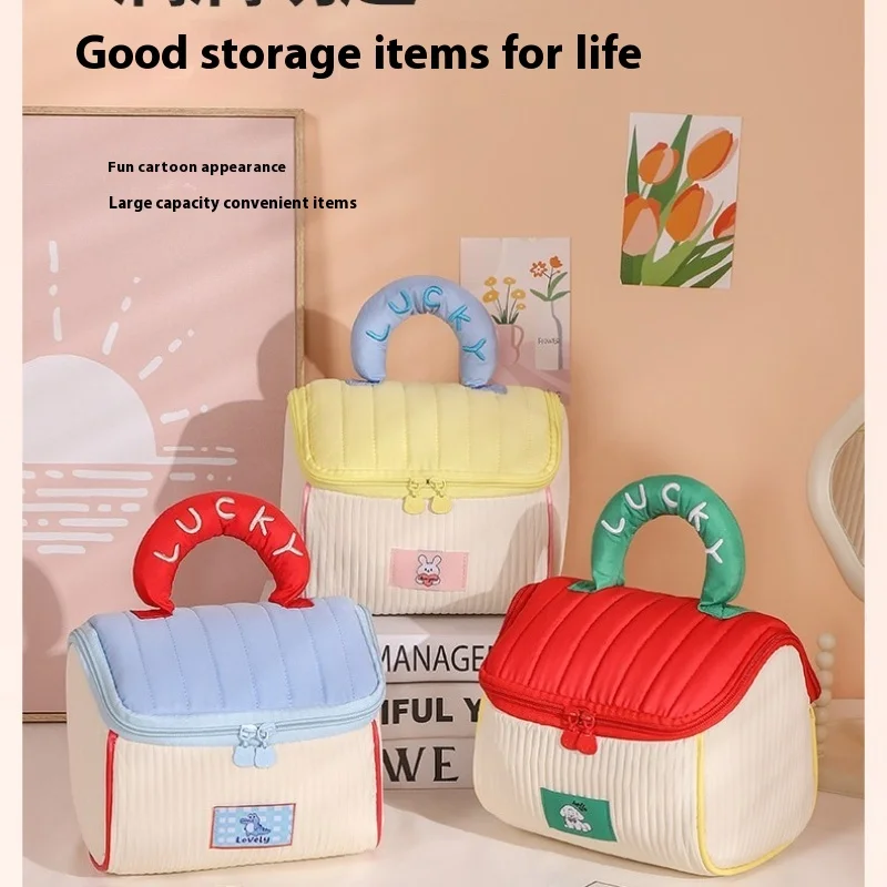 

Makeup Travel Bag Cute House-Shaped Cosmetic Organizer with Soft Flannel Fabric, Waterproof Storage for Toiletries, Brushes