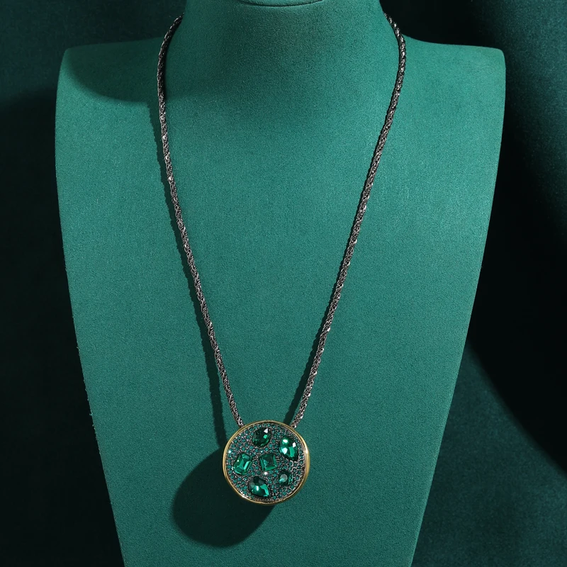 

Vintage Pendent Large Round Green Crystal Necklaces Rhinestone Silver Color High Quality Design Luxury Women Birthday New Gifts