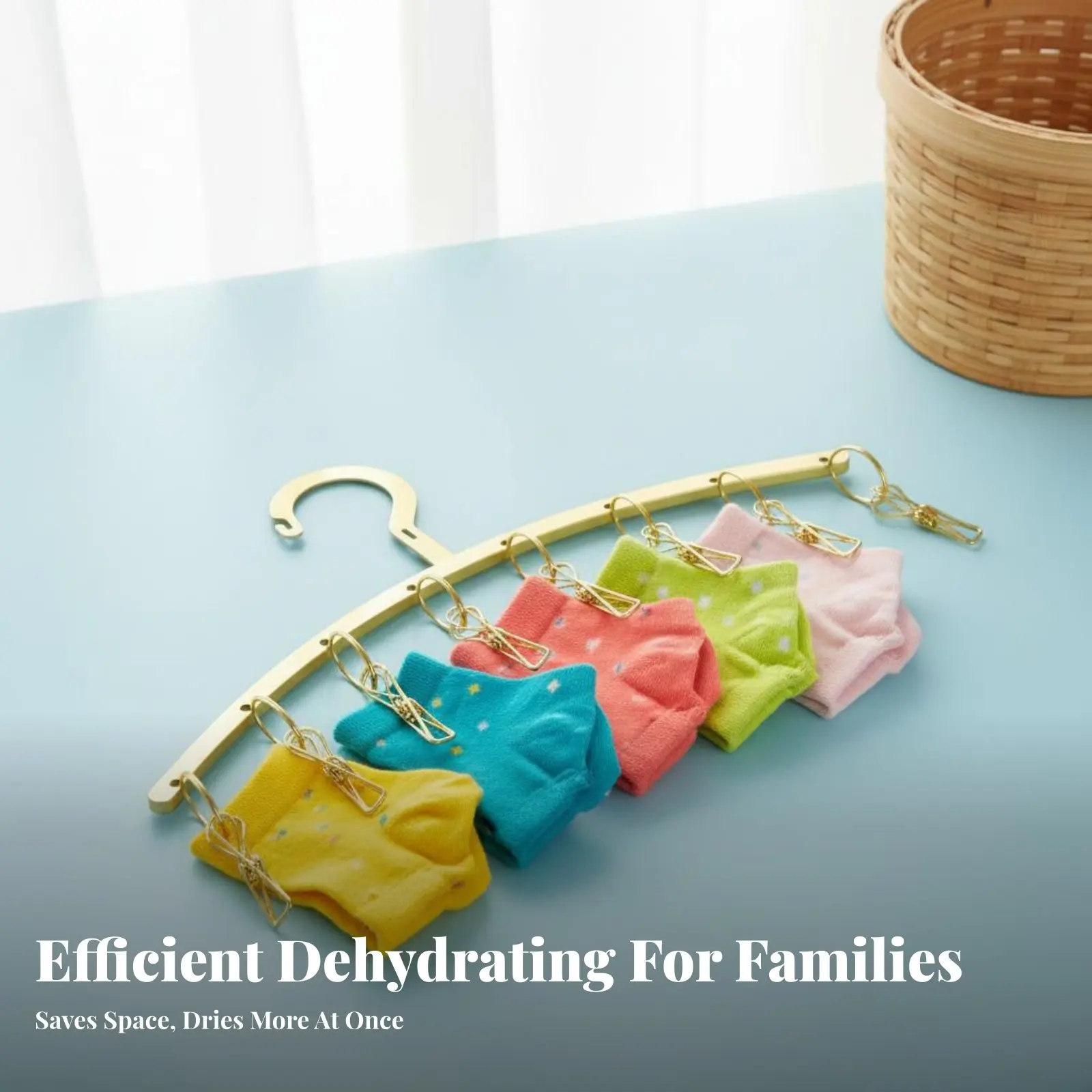 

Curved-Shaped Sock Dryer Strong Grip Clips Multi-Fastener Sock Hanger Laundry Clamp Hanger Space Saving for Balcony, Travel