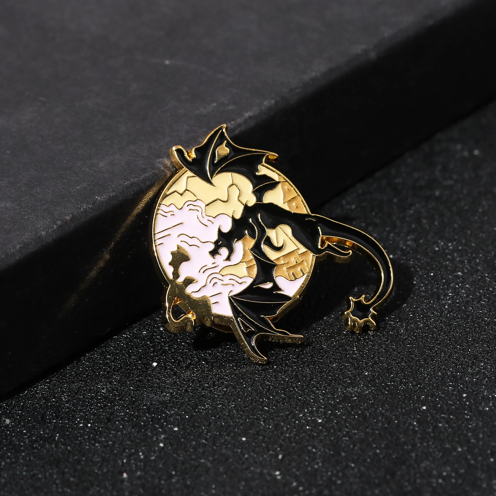 Fourth Wing Enamel Dragon Gold Lapel Pin Fashion Backpack Decorative Collar Brooch Clothes Hats Bags Badges Accessories