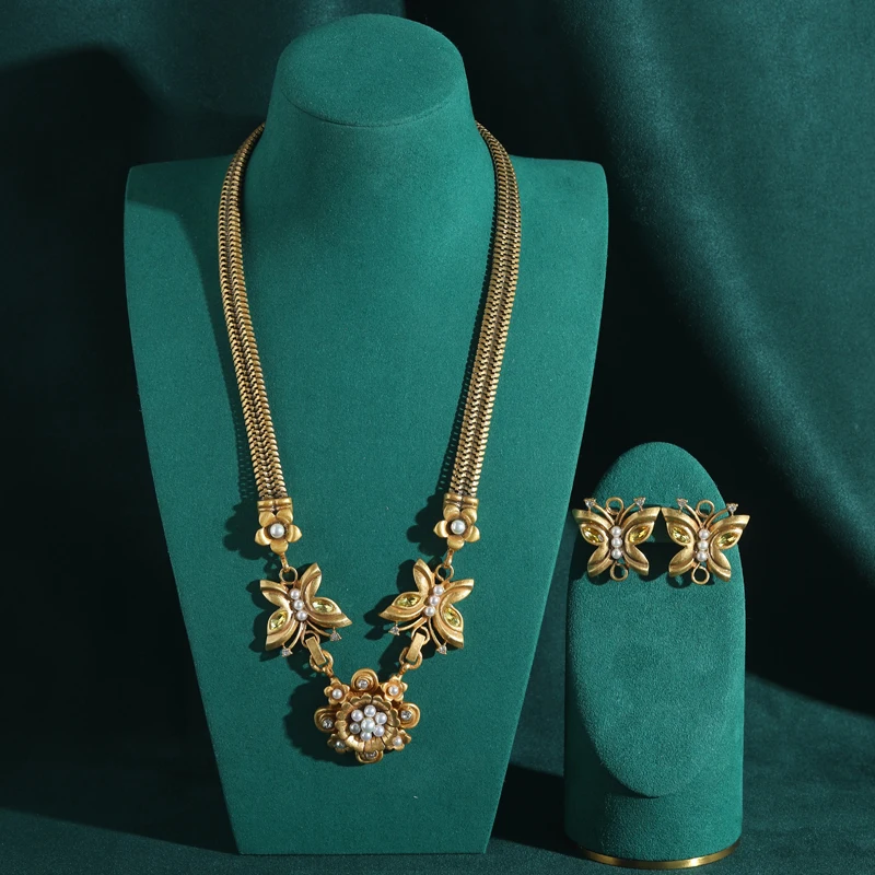 

Pearl Gold Color Vintage Butterfly Jewelry Sets Pendent Flower Necklace Stud Earring High Luxury Brand Design Birthday Gift 2026