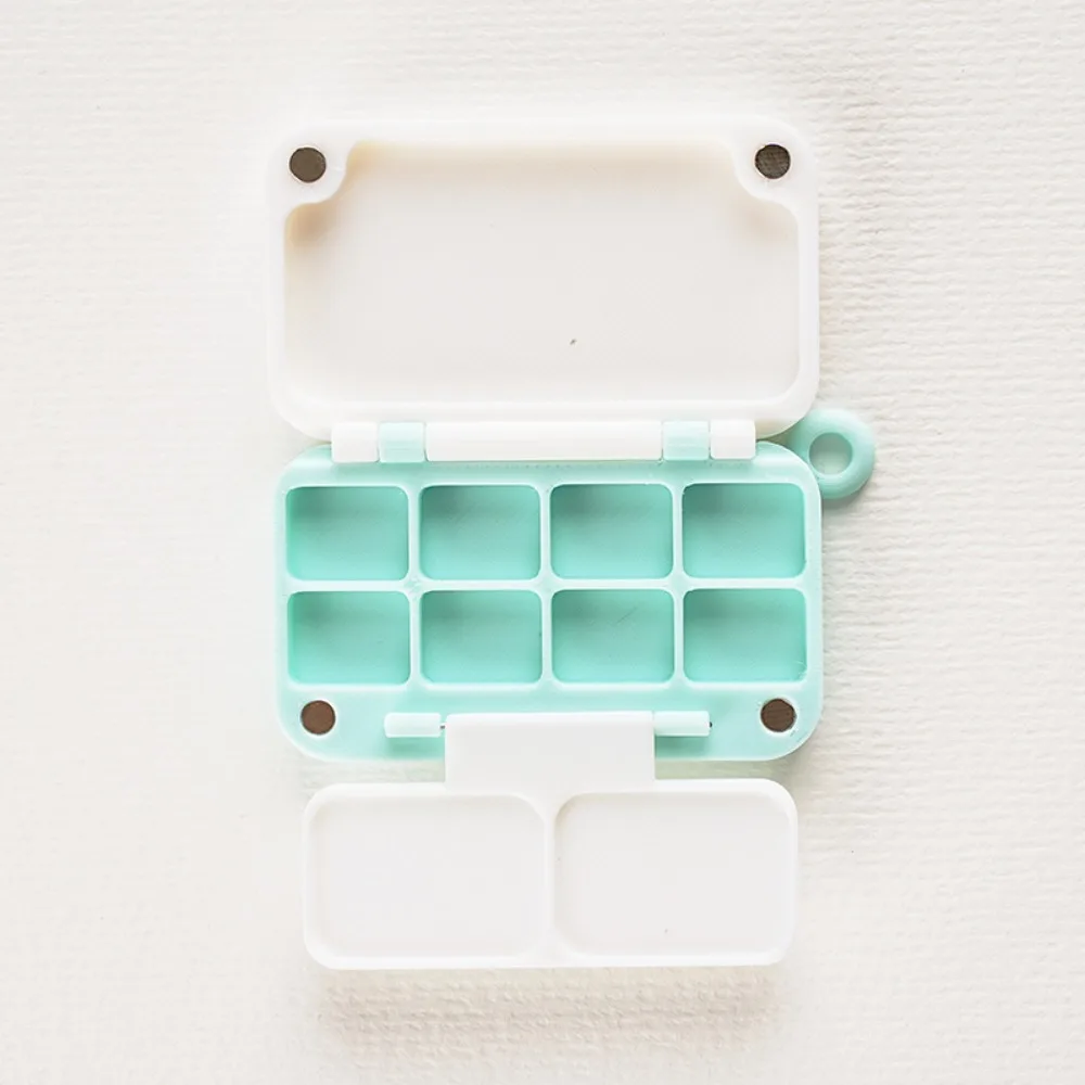 

Multifunctional Mini Watercolor Palette Box 8 Grids With Key Chain Painting Box Pigment Divided Box Art Supplies
