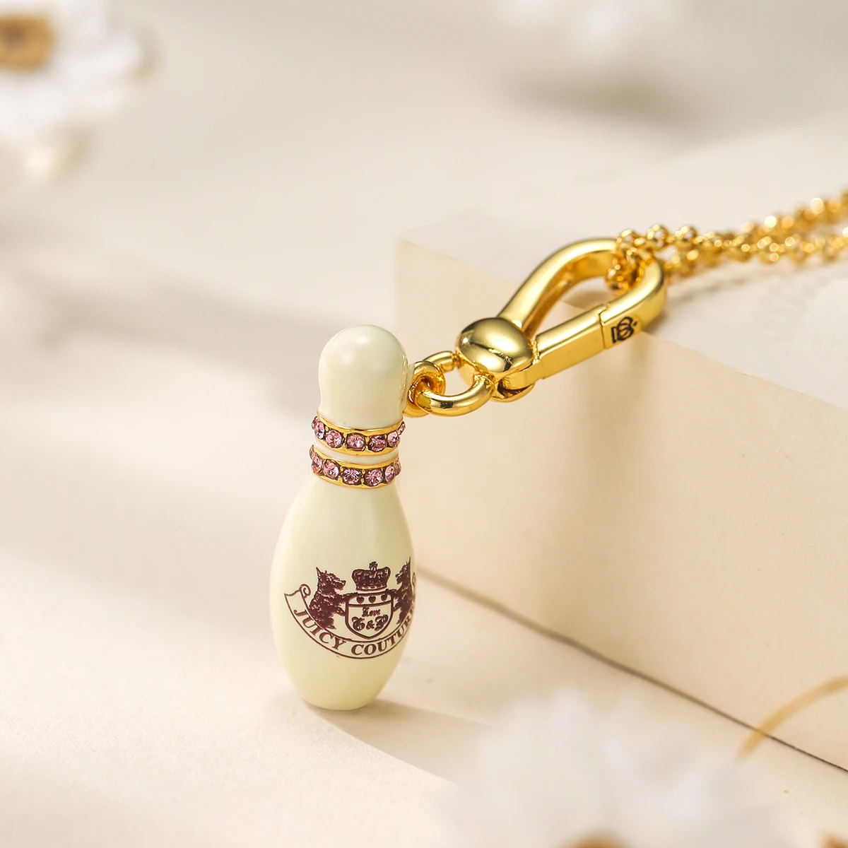 

1Pc Exquisite Enamel-glazed Printed Bowling Ball Pendant,Unique And Niche Design,Unisex Pink Diamond Necklace,Christmas Gift