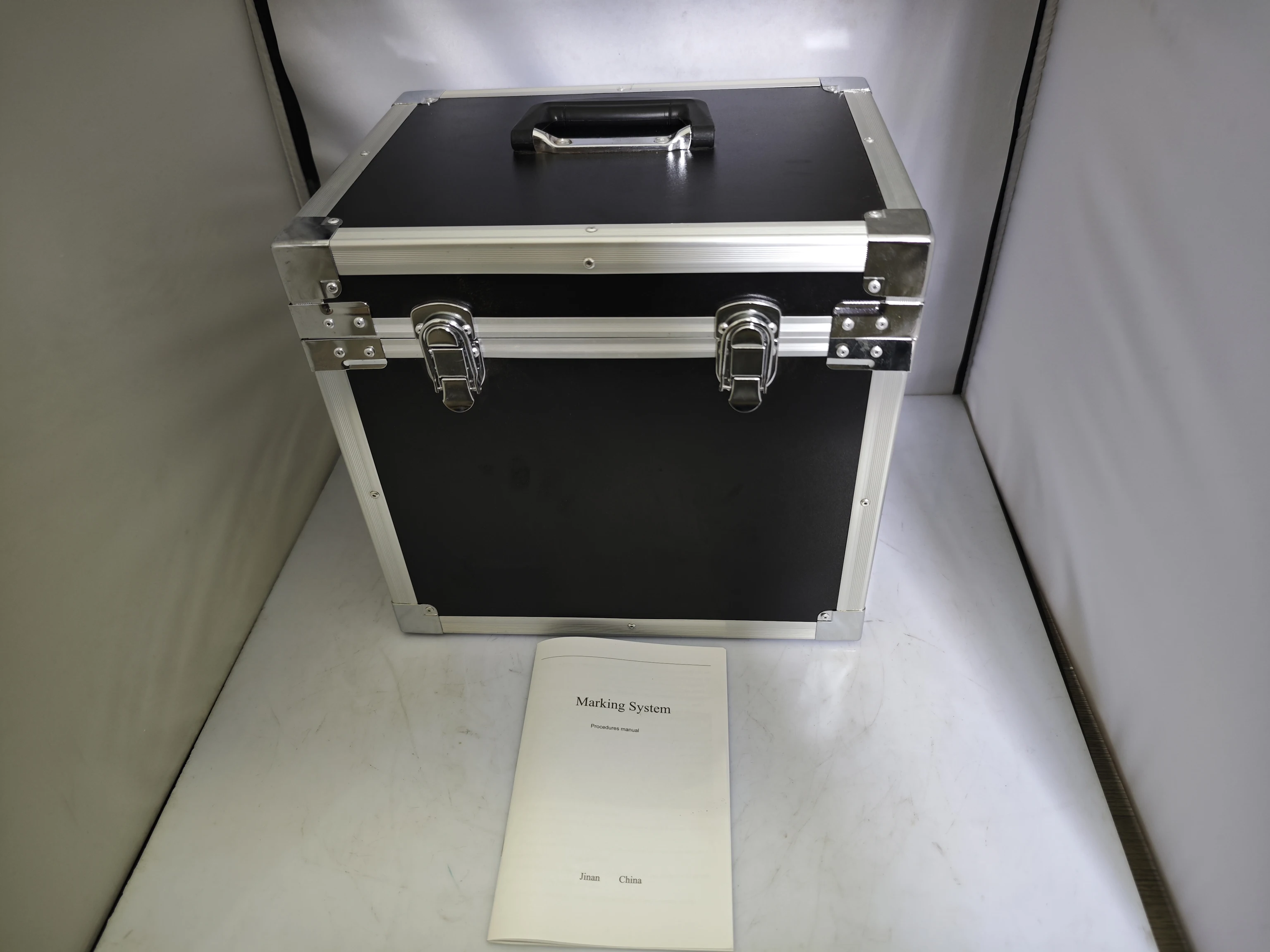 يده بطارية ليثيوم شاشة تعمل باللمس آلة وسم كهربائية نقطة Peen ماركر فين رقم. نطاق وضع العلامات 150 × 40 مم بالمغناطيس الكهربائي