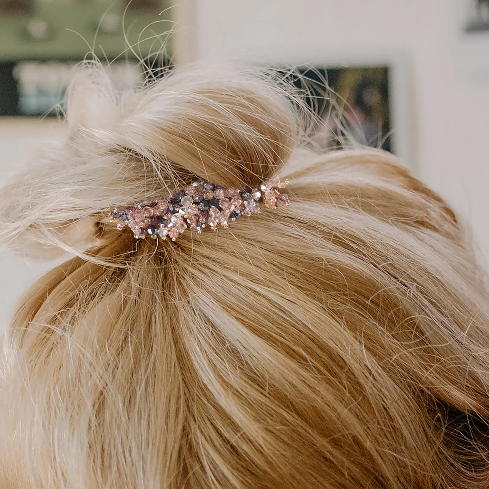 Twist Bun Maker Rhinestone Decorated Hair Styling Tool for Effortless Voluminous Buns Beginner Friendly Comfortable Wear All