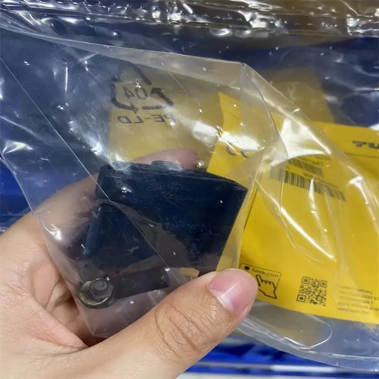 Turck Diffuse Reflection Photoelectric Sensor, Switch ROS5m-Mi-Y1 Spot Supply