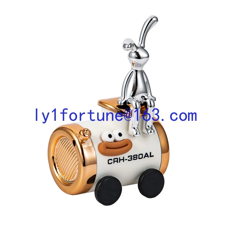 Creative toothpick holder, locomotive toothpick storage box, light luxury ornament, rotating signature, personalized jar.