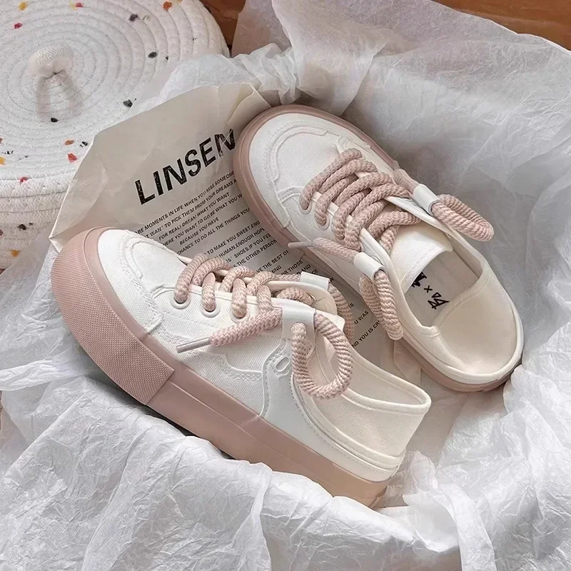 

2024 Autumn New White Canvas Shoes Breathable and Comfortable Platform Outdoor Leisure Sports Shoes