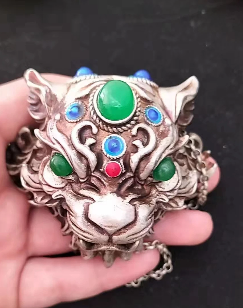 Retro ethnic silver inlaid with emerald hidden silver tiger head lion head pendant for men and women