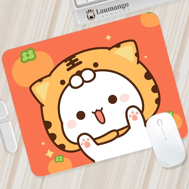 Gamer Mouse Pad Cartoon Small Peach Mochi Cat Pc Accessories Gaming Mousepad Desk Protector Keyboard Mat Deskmat Mats Anime Pads