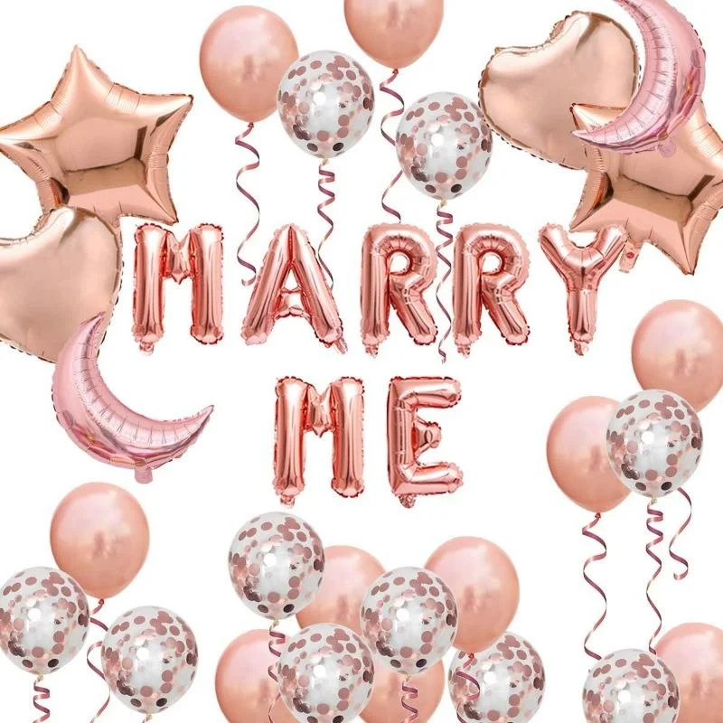 لافتة حروف بالونات من Marry Me مع بالونات على شكل قلب على شكل نجمة قمر لحفلات الزفاف وعيد الحب