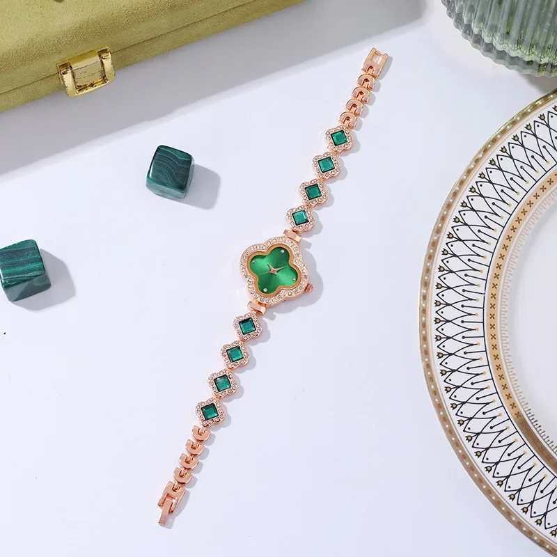 

Fashionable Women's Watch Clover Bracelet Watch Decoration with Quartz and Diamond Inlay Birthday Gift