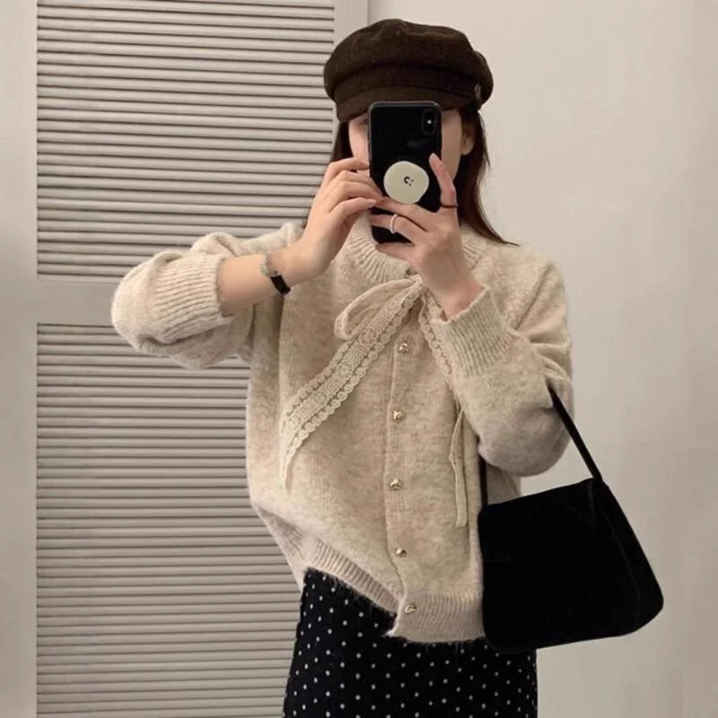 

Корейский дизайн, кружевной галстук, кардиган, женский осенний ленивый стиль, мягкое вязаное пальто, вязаный свитер на пуговицах в форме сердца, верхняя одежда, повседневная шикарная осень