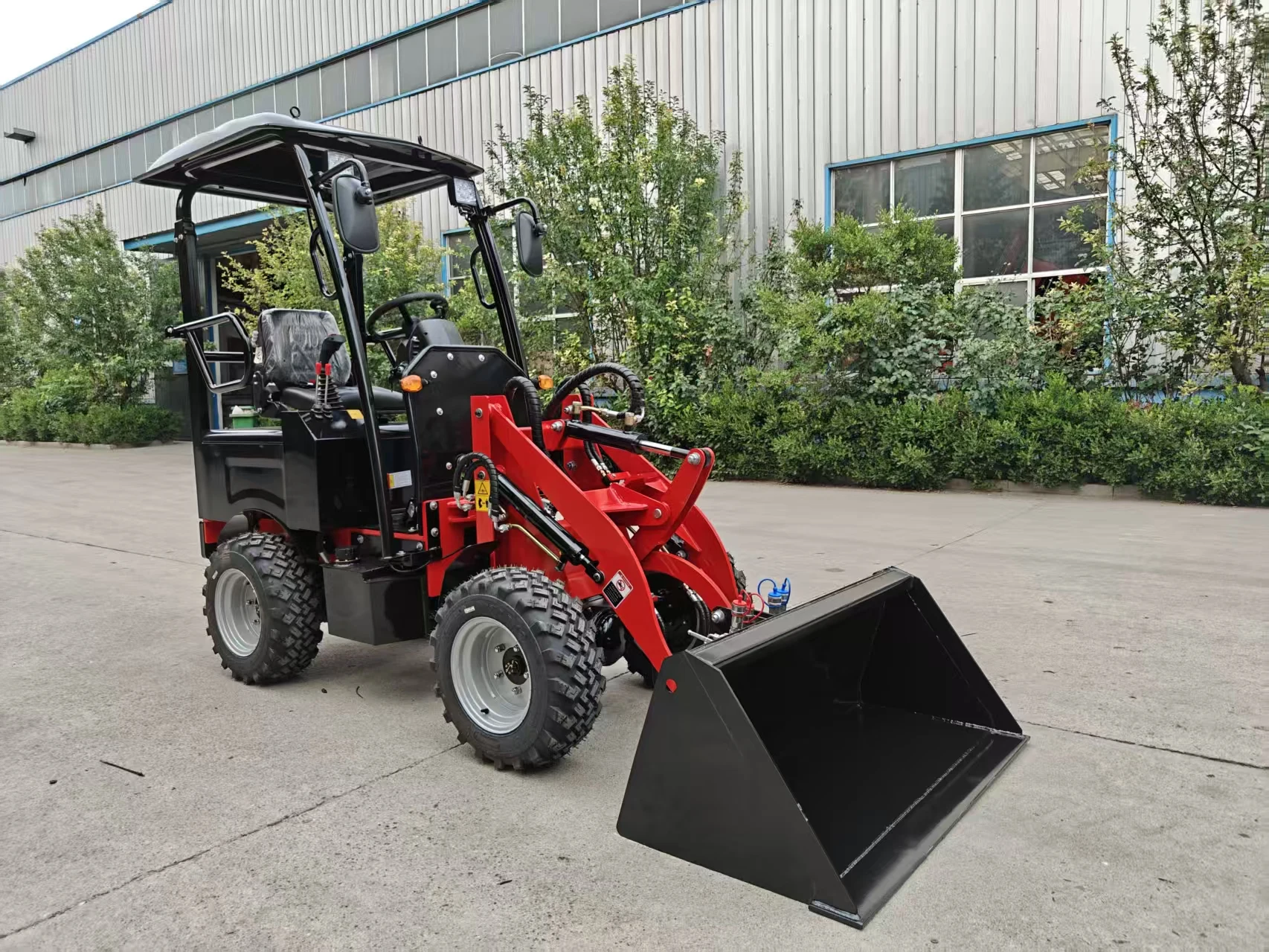 Mini Loader with Large Capacity Skid Steer Loader Front Loader Backhoe Loader Wheel Loader for Home Use Factory Direct Sale