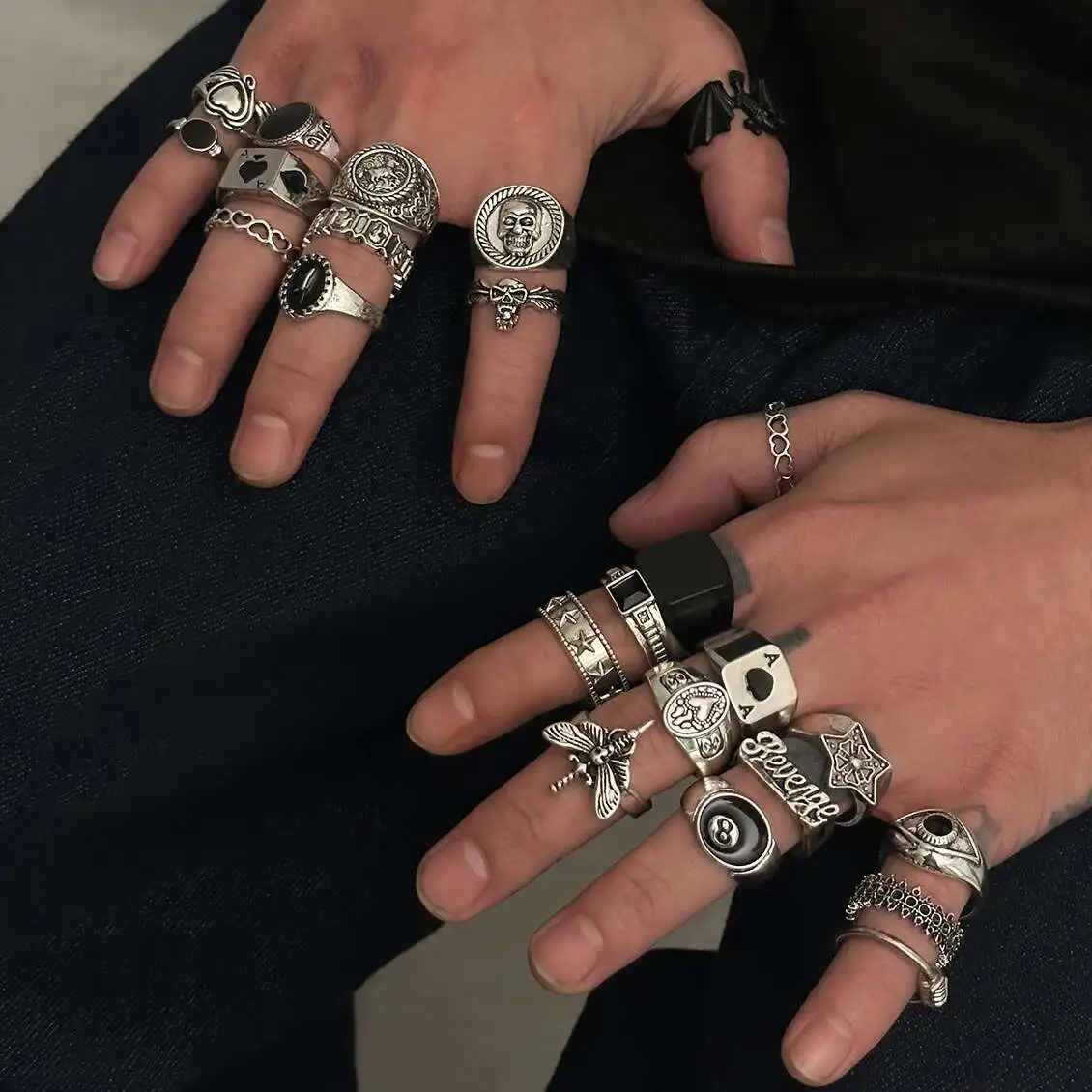 lacteo-24-pcs-set-punk-Unico-criativo-cabeca-de-cranio-poker-bat-aneis-de-dedo-homens-na-moda-antigo-cor-prata-anel-geometrico-joias