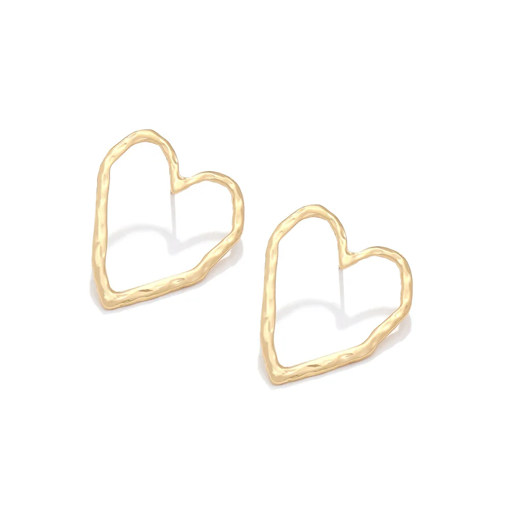 Simple design sense alloy hollow love stud earrings light luxury heart earrings earrings