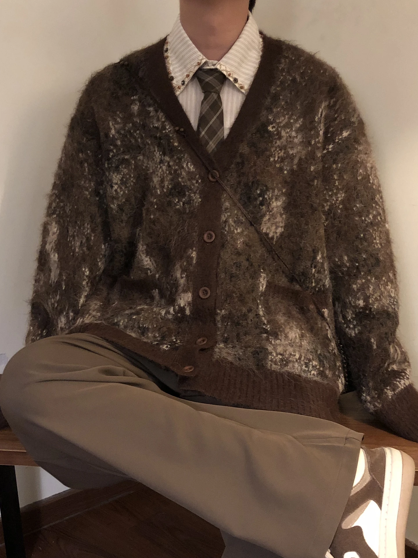 2025 Autumn Winter New American Retro Style Men's Trendy Loose Casual V-Neck Brown Long Sleeve Knitted Cardigan