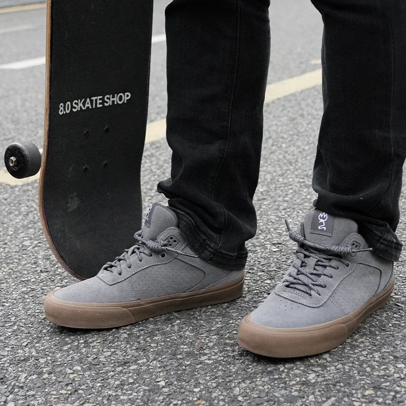 Joiints gray skateboard Lace-up Suede shock  Professional Casual Street Wear for men women  Gray stripes&gray two-tone shoelace