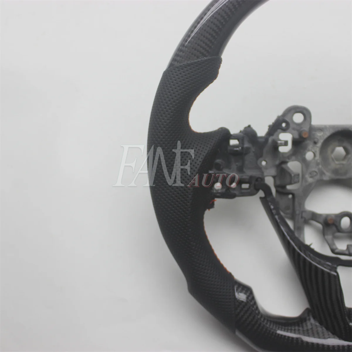 Replacement Real Carbon Fiber Steering Wheel with Leather for Mazda 3 Mazda3 Axela 2014-2016